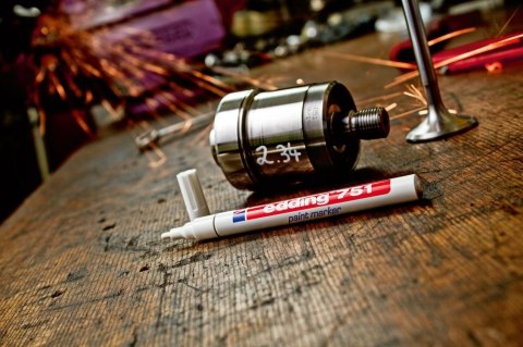 Marker lakierowy 1-2mm 751 biały okrągłą końcówka 751/049/B EDDING Marker lakierowy 1-2mm 751 biały okrągłą końcówka 751/049/B EDDING